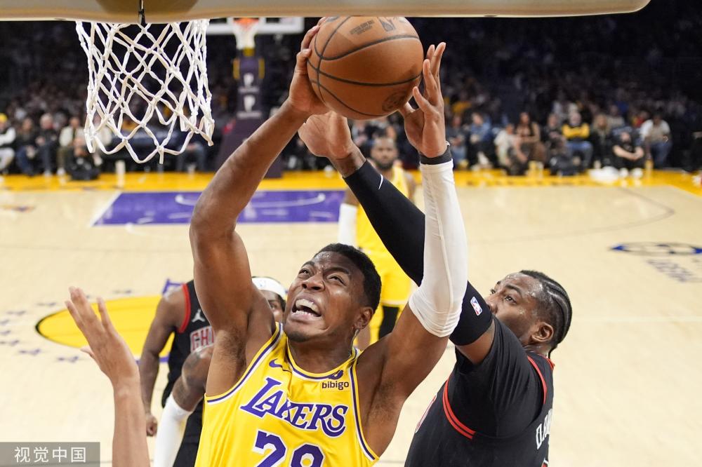 更是他对防 更是他对防