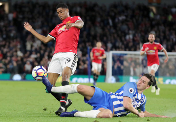 荣誉背后沉 荣誉背后沉